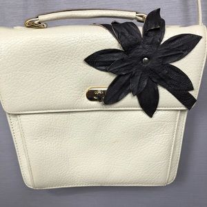 Unique Vintage Purse w/Leather Flower.
